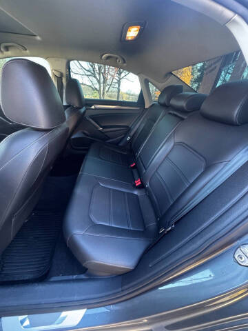 2020 Volkswagen Passat R-Line