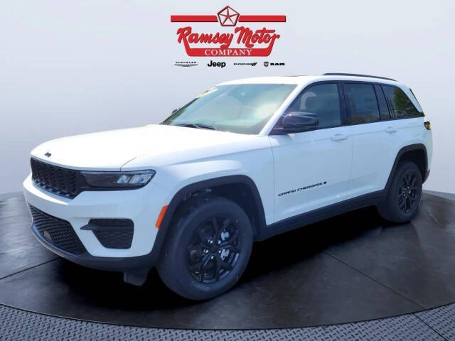 2025 Jeep Grand Cherokee Altitude's photo