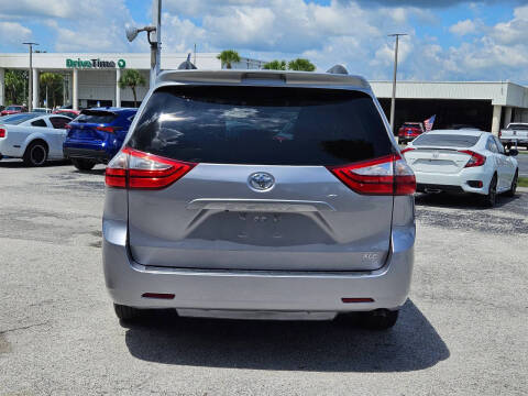 2017 Toyota Sienna