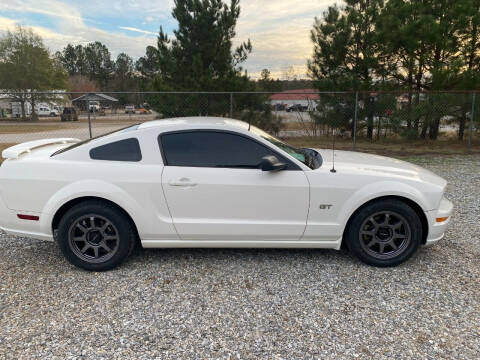 2005 Ford Mustang for sale at Good Wheels Auto Sales, Inc in Cornelia GA