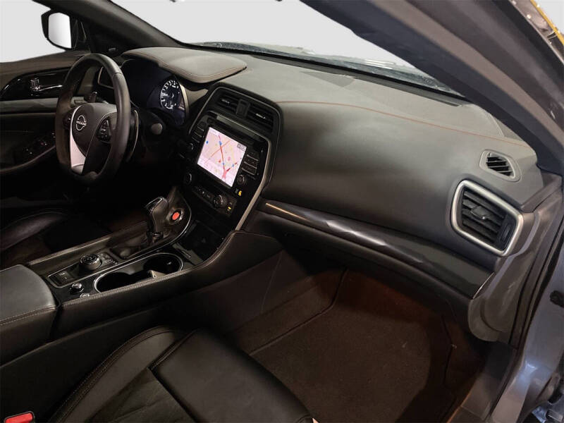 2023 Nissan Maxima 3.5 SR