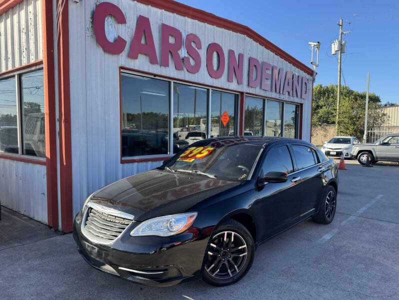 2014 Chrysler 200 LX's photo