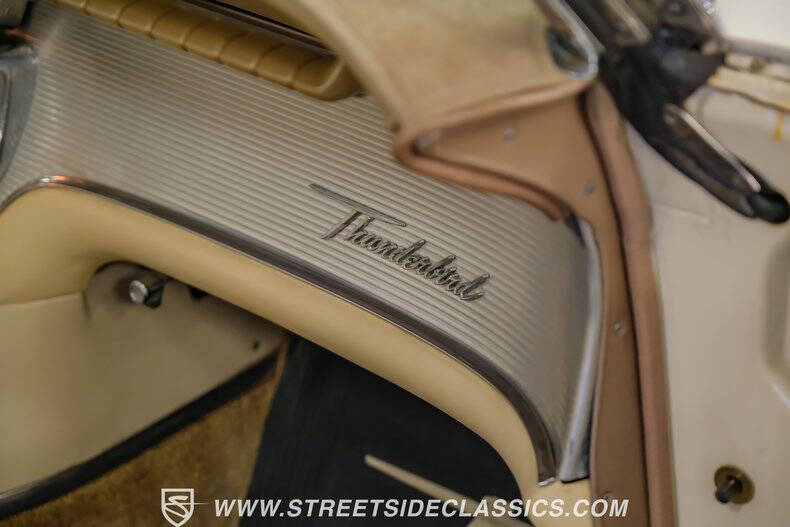 1962 Ford Thunderbird