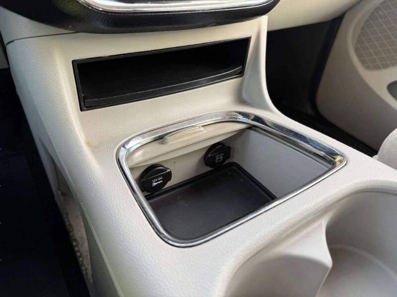 2011 Dodge Grand Caravan Crew