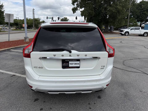 2017 Volvo XC60 T5 Dynamic