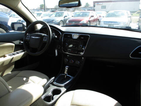 2014 Chrysler 200 LX