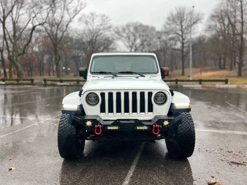 2018 Jeep All-New Wrangler Unlimited Sahara photo 2