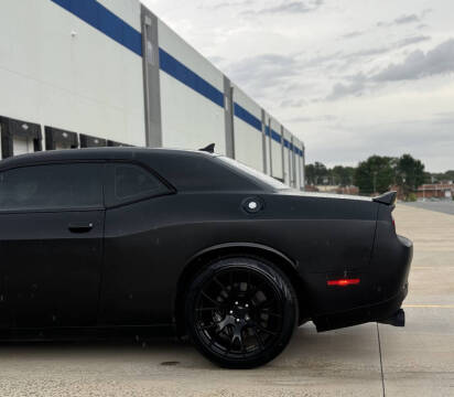 2016 Dodge Challenger 392 HEMI Scat Pack Shaker