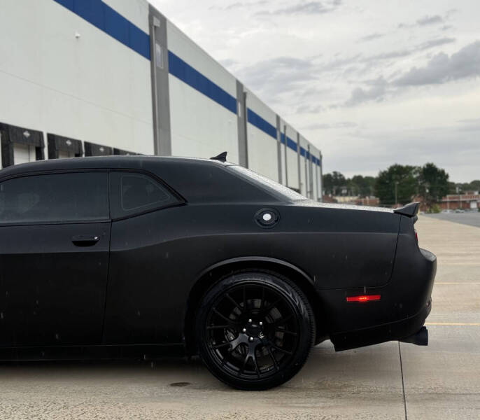 2016 Dodge Challenger 392 HEMI Scat Pack Shaker