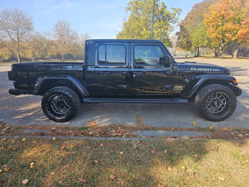 Used 2020 Jeep Gladiator Overland with VIN 1C6HJTFG1LL176264 for sale in Terre Haute, IN