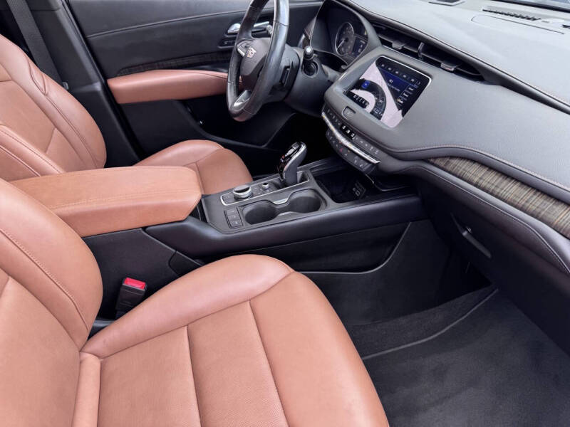 2023 Cadillac XT4 Sport