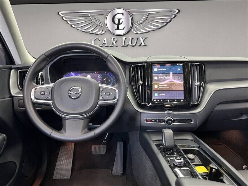 2024 Volvo XC60 B5 Core Dark Theme