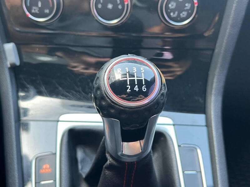 2018 Volkswagen Golf GTI S