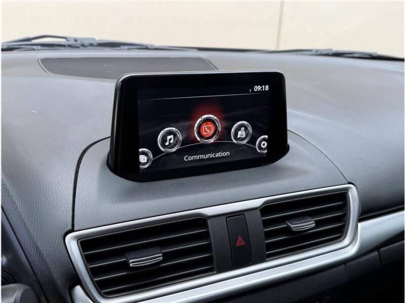 2018 Mazda MAZDA3 Touring