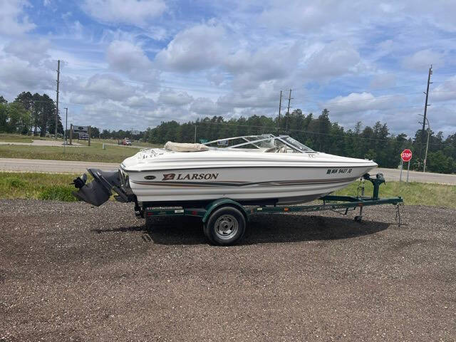 2003 Larson Boats 1850 Dual Console