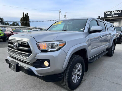 2017 Toyota Tacoma for sale at Velascos Used Car Sales in Hermiston OR