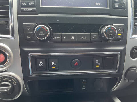 2017 Nissan Titan SL