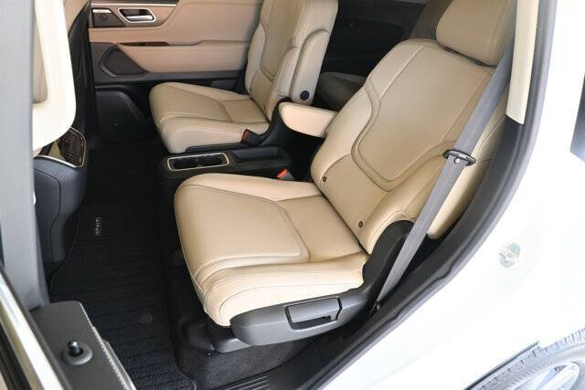 2025 Infiniti QX80 Pure