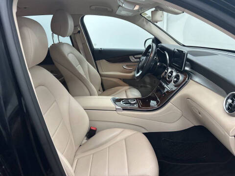 2017 Mercedes-Benz GLC GLC 300