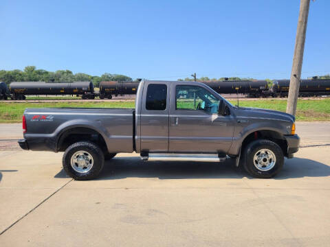 2003 Ford F-250 Super Duty for sale at J & J Auto Sales in Sioux City IA