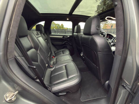 2016 Porsche Cayenne GTS