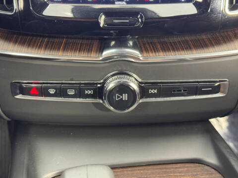 2022 Volvo XC60 Recharge T8 Inscription Expression