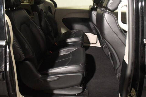 2024 Chrysler Pacifica Plug-In Hybrid Select