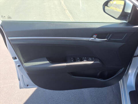 2019 Hyundai Elantra SE