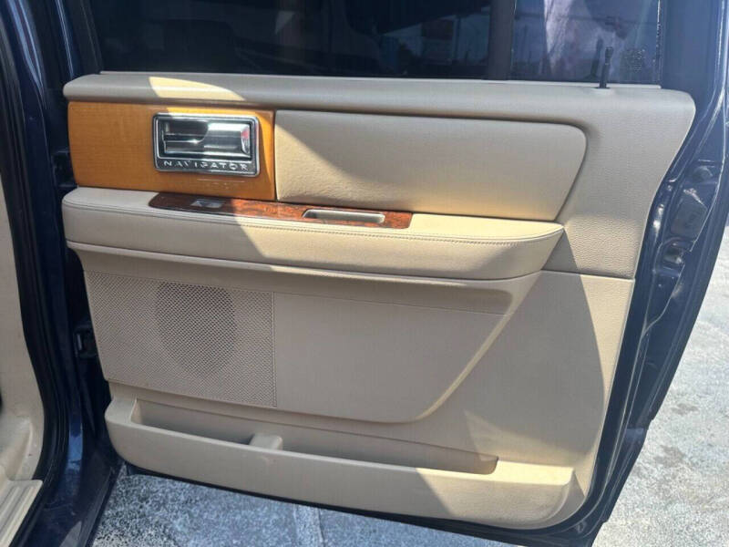 2010 Lincoln Navigator L