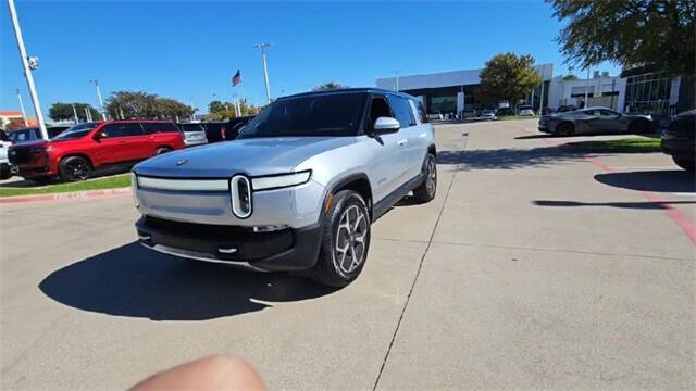 2024 Rivian R1S