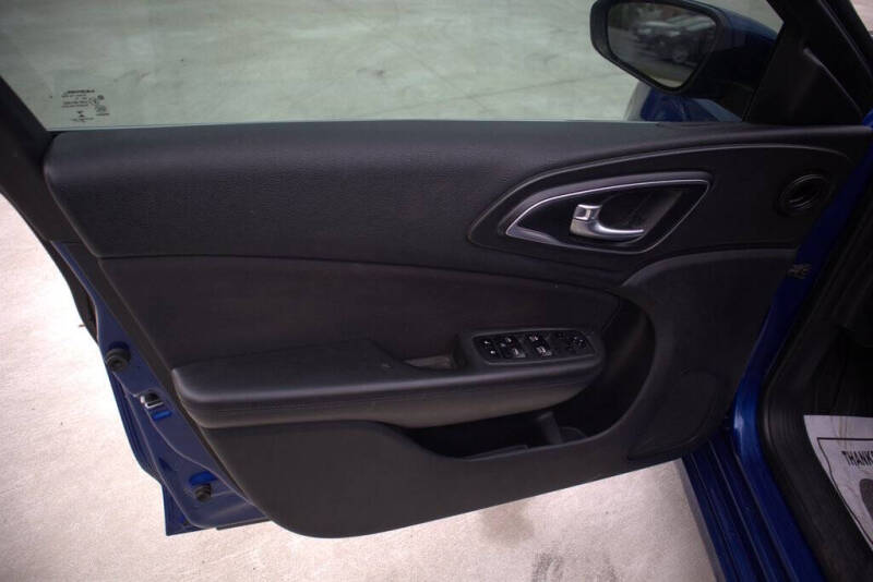 2016 Chrysler 200 Limited