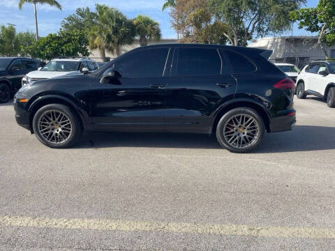 2017 Porsche Cayenne Platinum Edition