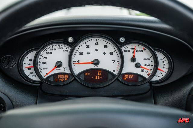 2000 Porsche 911 Carrera 4