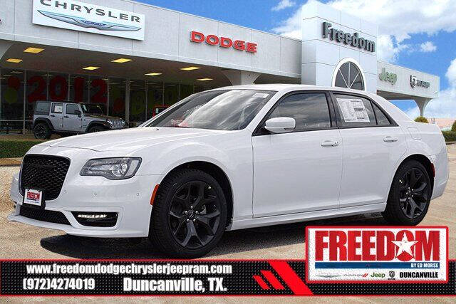 2022 Chrysler 300 Touring L
