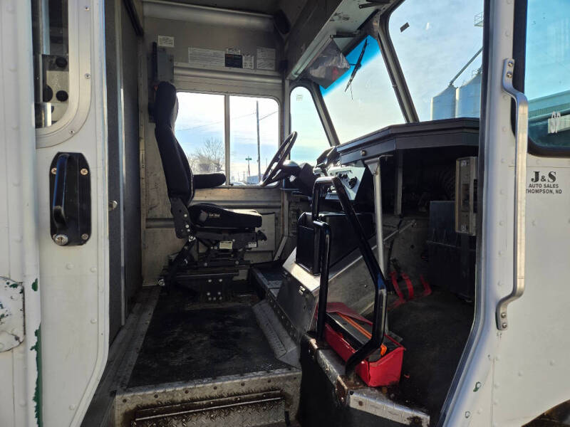 2010 Freightliner MT45 Chassis