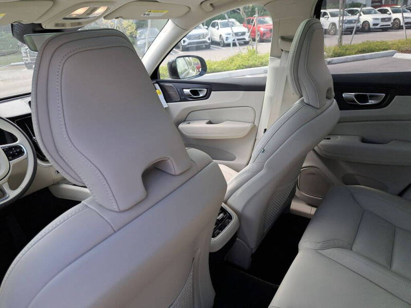 2026 Volvo XC60 B5 Ultra
