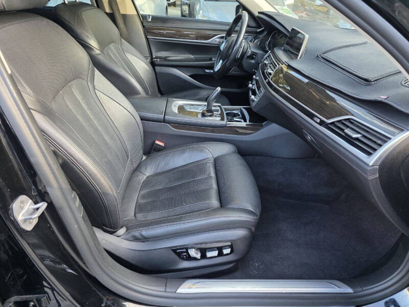 2018 BMW 7 Series 740i