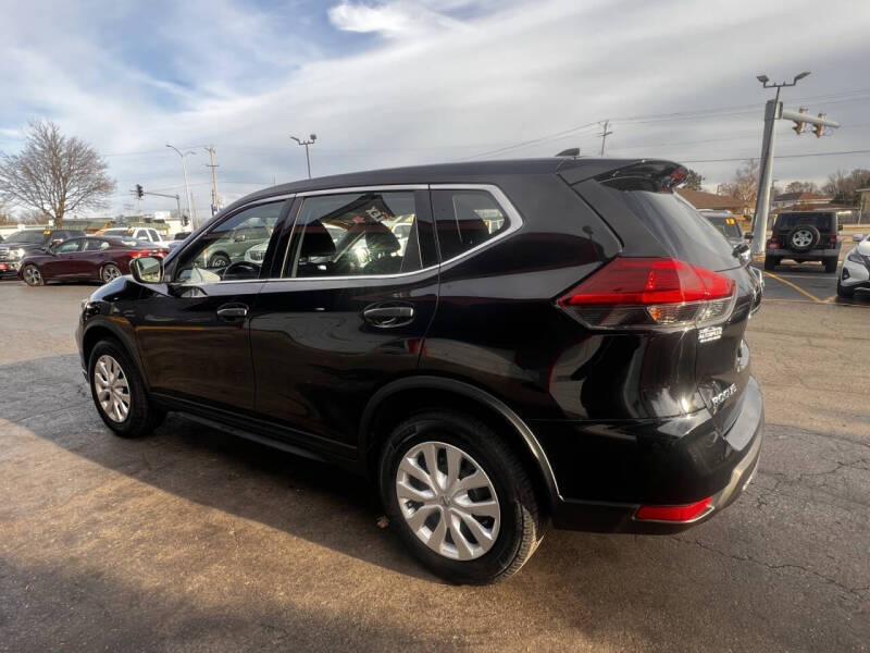 2020 Nissan Rogue S photo 14