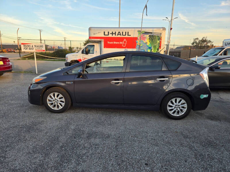 2013 Toyota Prius Plug-In Base's photo