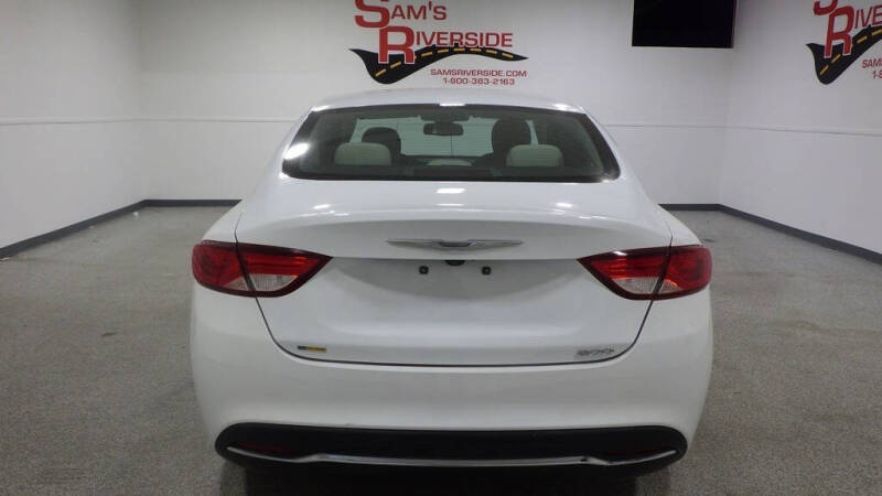 2016 Chrysler 200 Limited