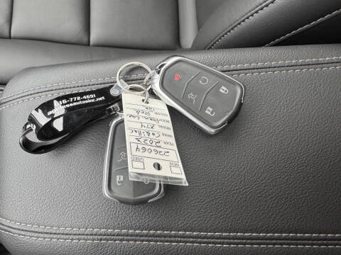 2023 Cadillac XT4 Premium Luxury