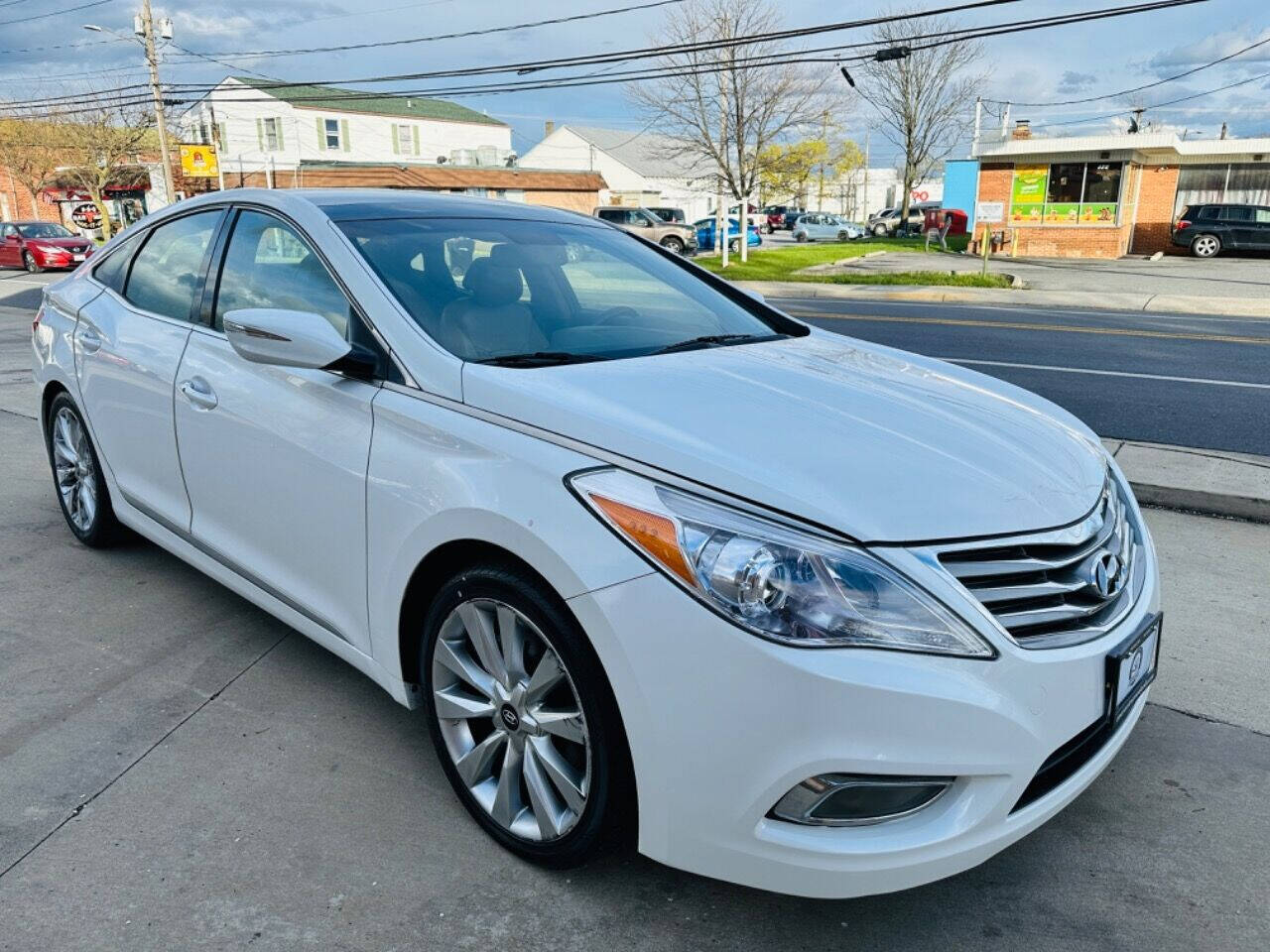 2013 Hyundai Azera for sale at American Dream Motors in Winchester, VA