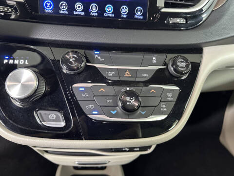 2017 Chrysler Pacifica Touring