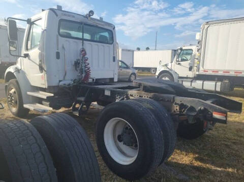 2005 Freightliner Business class M2