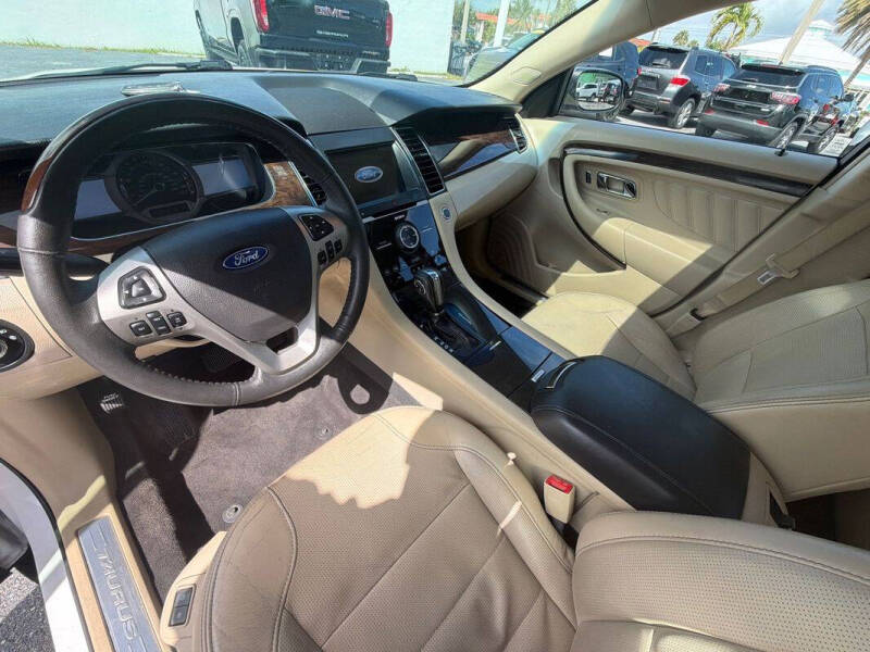 2018 Ford Taurus Limited