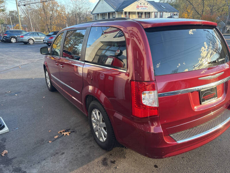 2011 Chrysler Town and Country Touring-L