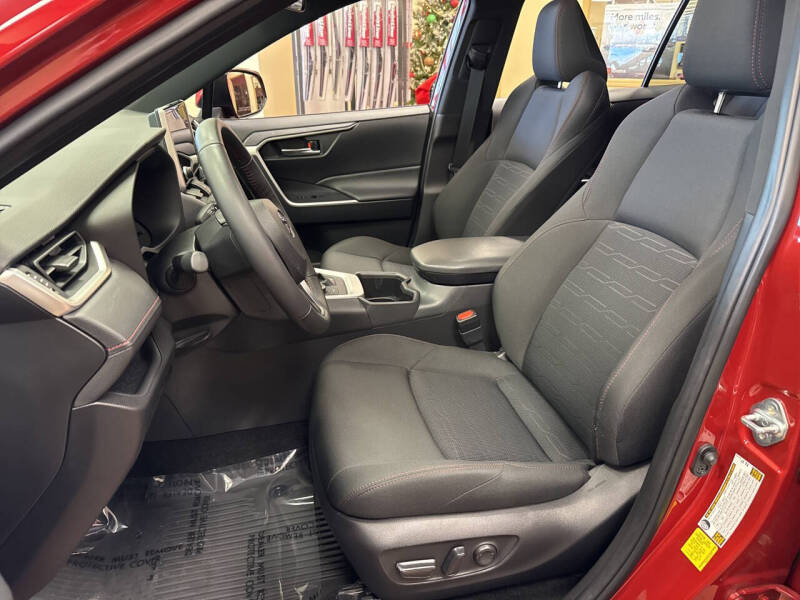 2024 Toyota RAV4 Prime SE