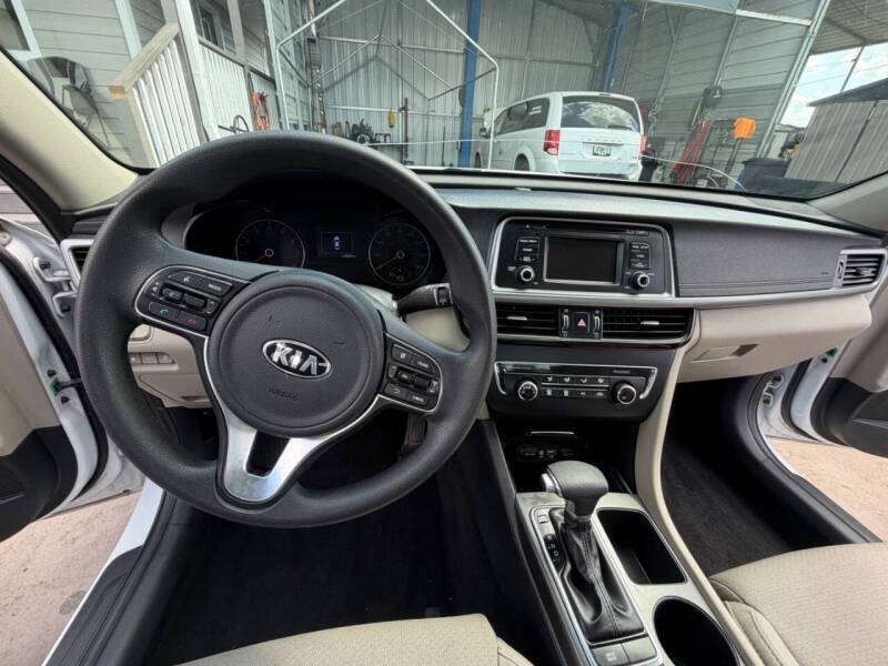 2017 Kia Optima LX