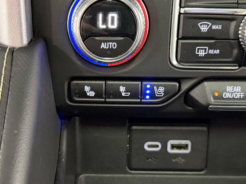 2023 GMC Yukon XL SLT