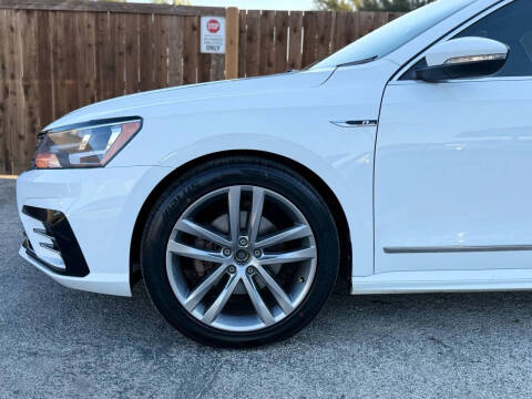 2017 Volkswagen Passat 1.8T R-Line